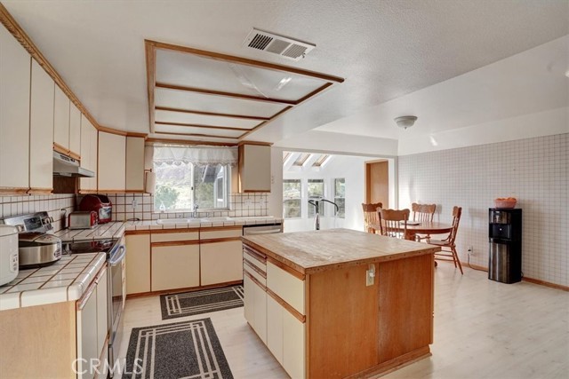 Image 16 of 68 For 43820 Dale Street