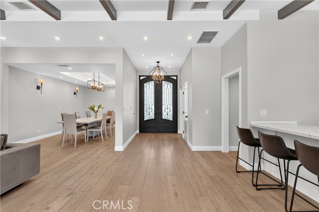 5274 Crebs Avenue, Tarzana CA: https://media.crmls.org/medias/362a4537-920b-4ca9-92bf-a80733c10ea5.jpg