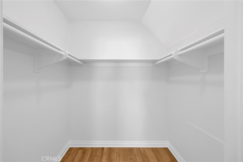 https://media.crmls.org/medias/362a4f53-d4b5-4078-8591-0e6e2b5e6232.jpg?preset=X-Large