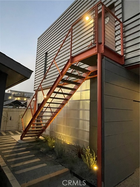 Front Image Thumbnail for CRSR25216696