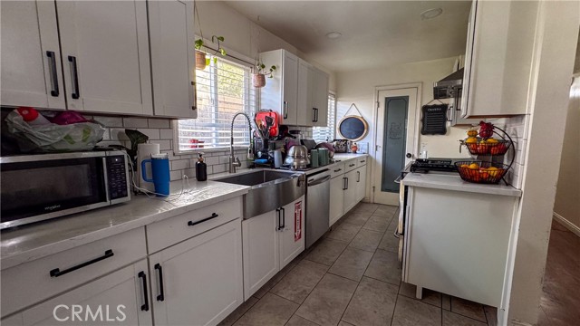 Detail Gallery Image 16 of 42 For 201 Oleander, Bakersfield,  CA 93304 - 4 Beds | 2 Baths