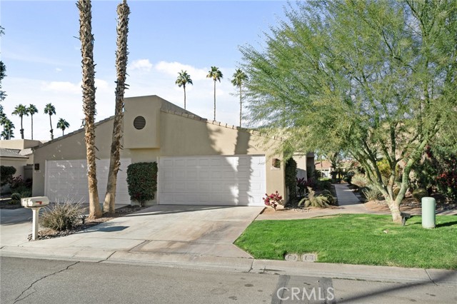 Detail Gallery Image 1 of 37 For 76702 Daffodil Dr, Palm Desert,  CA 92211 - 3 Beds | 2 Baths