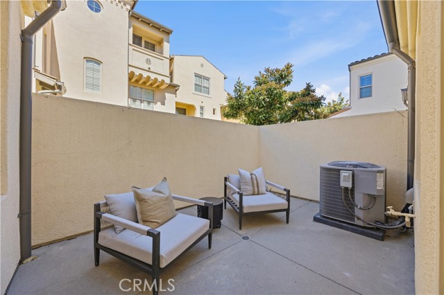 Detail Gallery Image 18 of 22 For 96 Tallowood, Irvine,  CA 92620 - 4 Beds | 3 Baths