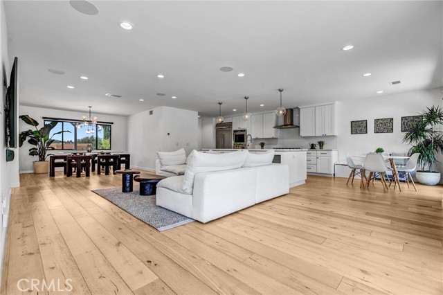 Detail Gallery Image 10 of 36 For 20351 Alerion Pl, Woodland Hills,  CA 91364 - 4 Beds | 2/1 Baths