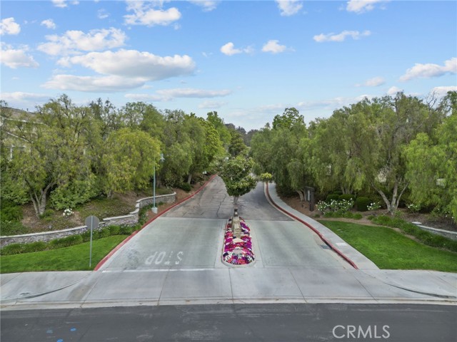 27017 Big Rapids, Valencia CA: https://media.crmls.org/medias/362cd002-163f-48bb-af47-10779aff8272.jpg