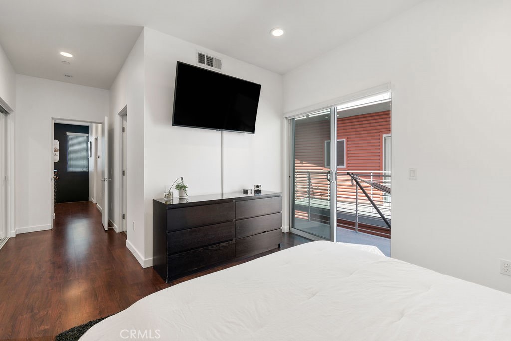 MLS #OC25241827 image #15