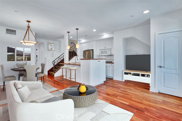 Detail Gallery Image 5 of 57 For 5506 W 149th Pl #10,  Hawthorne,  CA 90250 - 2 Beds | 2 Baths