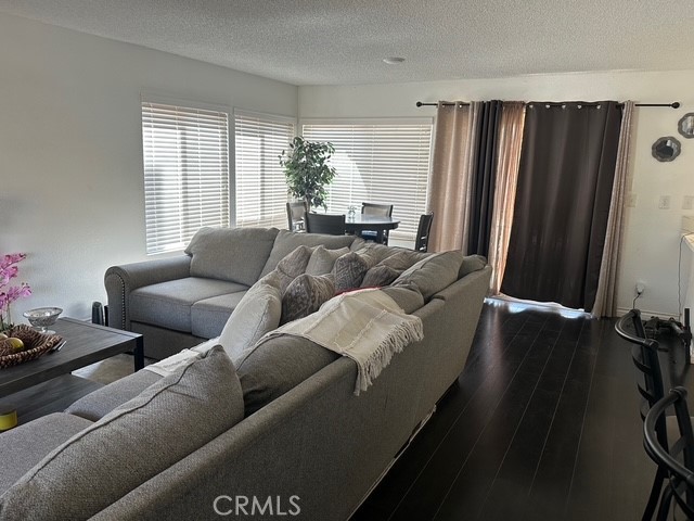 Detail Gallery Image 8 of 24 For 23587 Parkland Ave, Moreno Valley,  CA 92557 - 3 Beds | 2/1 Baths