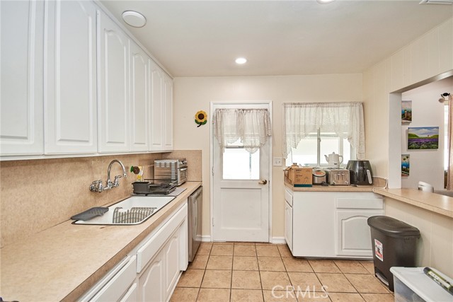 Detail Gallery Image 12 of 47 For 1445 Bonnie Brae, Pomona,  CA 91767 - 3 Beds | 1 Baths