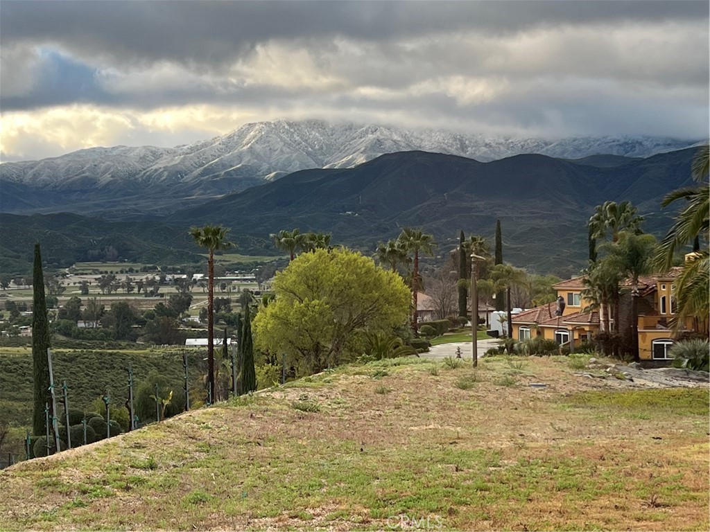 https://media.crmls.org/medias/362fce73-418f-45c0-91a7-ddb715d1d0b5.jpg?preset=X-Large
