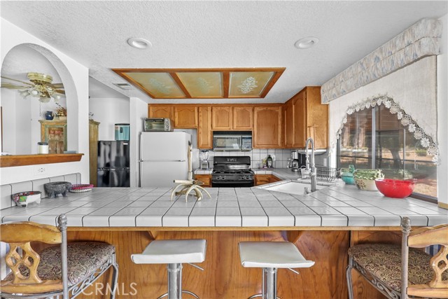 Detail Gallery Image 12 of 35 For 23833 Keator Rd, Apple Valley,  CA 92307 - 3 Beds | 2/1 Baths