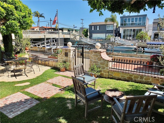 Detail Gallery Image 65 of 71 For 89 Rivo Alto Canal, Long Beach,  CA 90803 - 5 Beds | 3/1 Baths