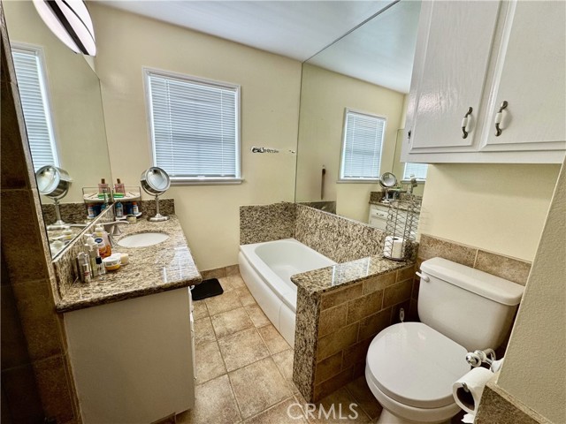Detail Gallery Image 20 of 24 For 6552 Aqueduct Ave, Van Nuys,  CA 91406 - 3 Beds | 2/1 Baths