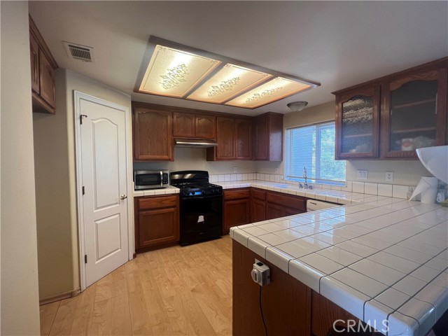 8585 hillsides, Pinon Hills, CA, 92372 8585 hillsides, Pinon Hills, CA, 92372