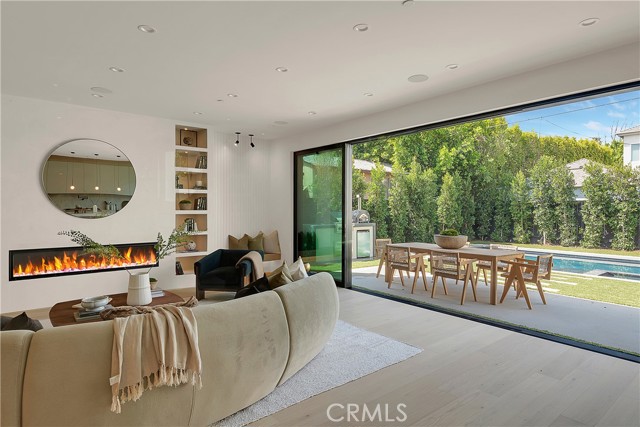 4455 Katherine Avenue, Sherman Oaks CA: https://media.crmls.org/medias/3633cc49-7077-4392-b182-32929ffd5758.jpg