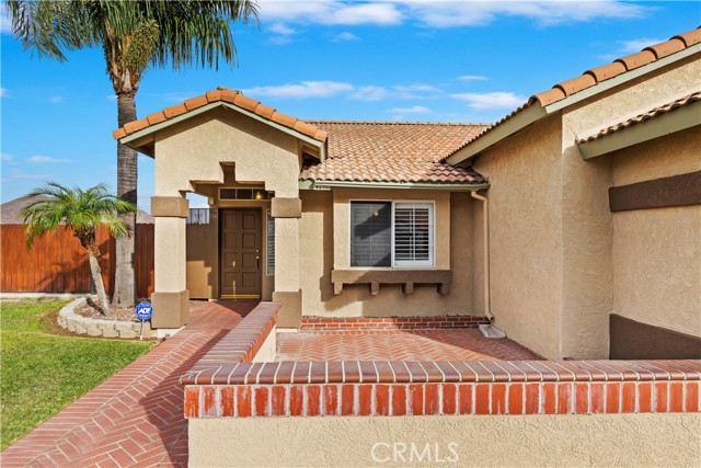 Detail Gallery Image 5 of 39 For 4296 Estrada Dr, Jurupa Valley,  CA 92509 - 3 Beds | 2 Baths