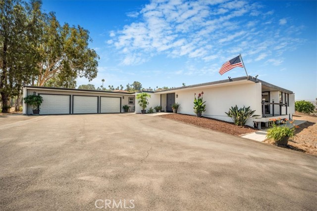 Detail Gallery Image 8 of 39 For 10220 Balmoral Ct, Riverside,  CA 92503 - 3 Beds | 2 Baths