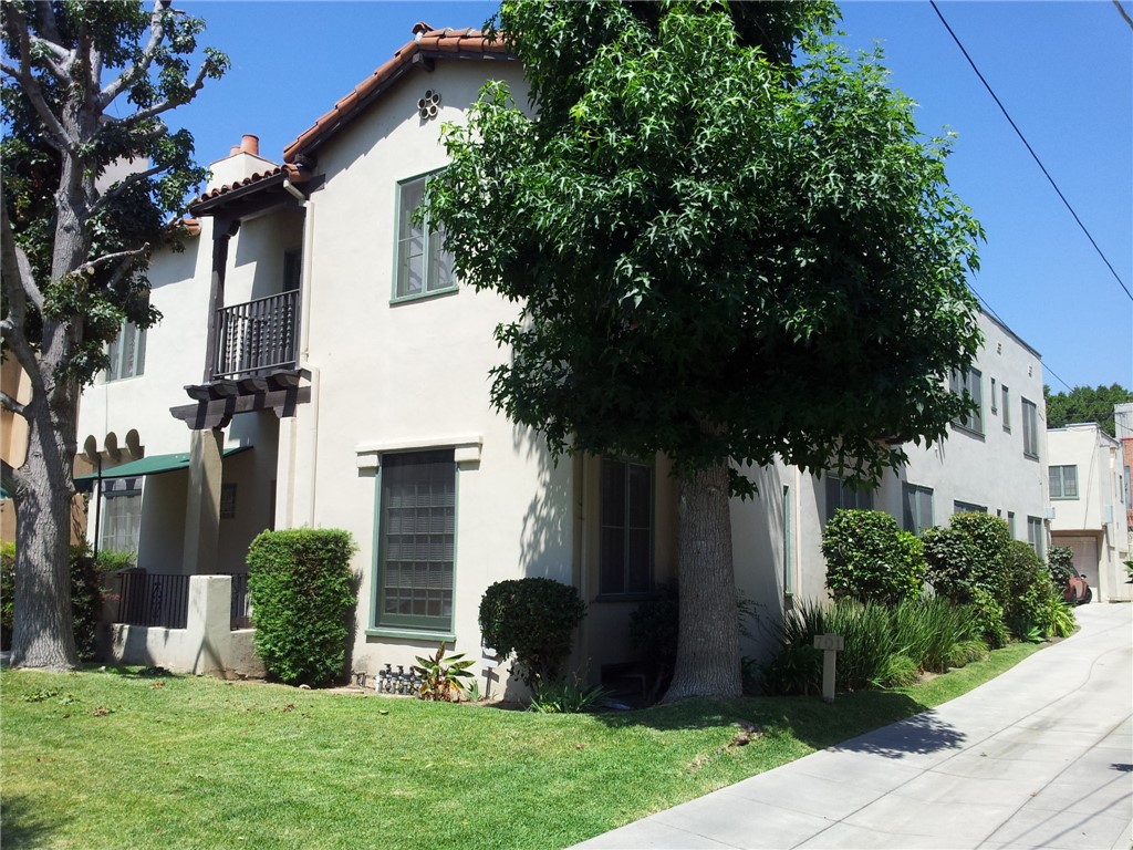 697 Mira Monte Pl, Pasadena, CA 91101