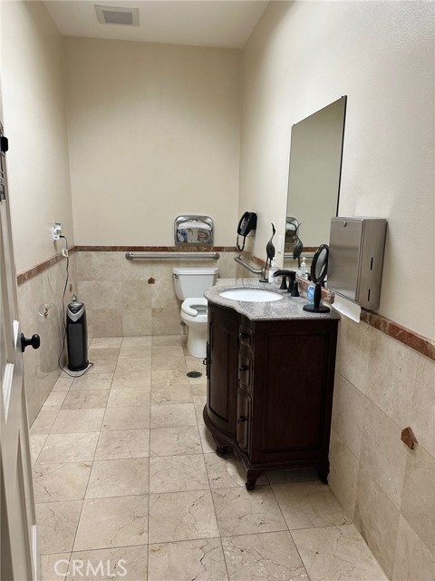701 W 6th Street, Corona, California 92882, ,Commercial Lease,For Rent,701 W 6th Street,CRTR25049512
