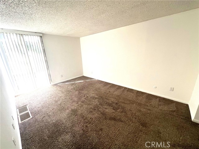 Detail Gallery Image 7 of 8 For 8601 International Ave #284,  Canoga Park,  CA 91304 - 2 Beds | 2 Baths