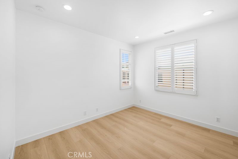 https://media.crmls.org/medias/363609a2-624f-492a-9795-775d2c1efd54.jpg?preset=X-Large