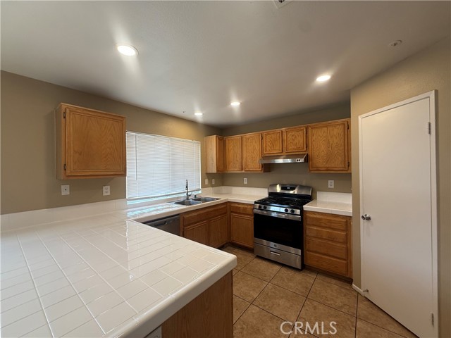 Detail Gallery Image 13 of 39 For 1420 Sunswept Dr, San Jacinto,  CA 92582 - 4 Beds | 2/1 Baths