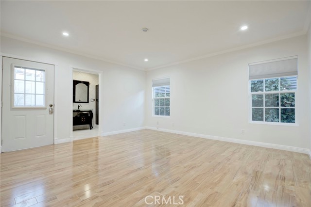 Detail Gallery Image 25 of 33 For 10624 Mcclemont Ave, Tujunga,  CA 91042 - 3 Beds | 3 Baths