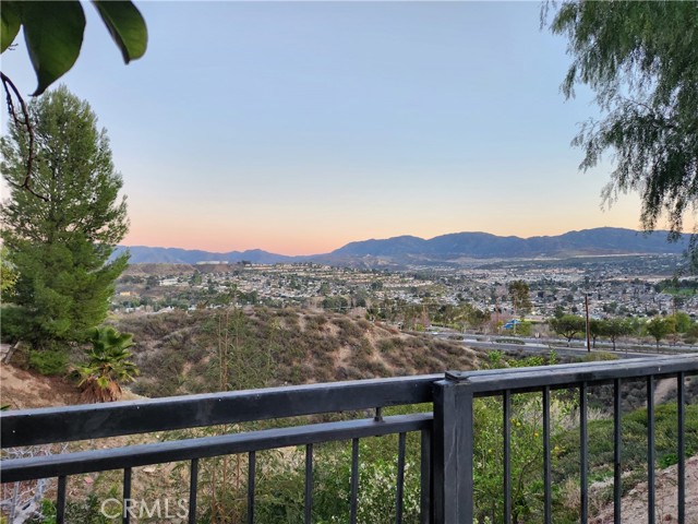 Detail Gallery Image 29 of 32 For 28030 Wildwind Rd, Canyon Country,  CA 91351 - 4 Beds | 3 Baths