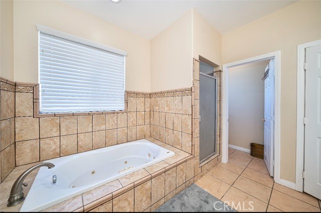 Detail Gallery Image 11 of 27 For 39600 Calle Gayube, Hemet,  CA 92544 - 5 Beds | 4/1 Baths