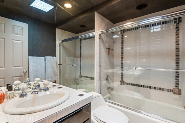 Detail Gallery Image 13 of 35 For 23428 Continental Way, Canyon Lake,  CA 92587 - 3 Beds | 2 Baths