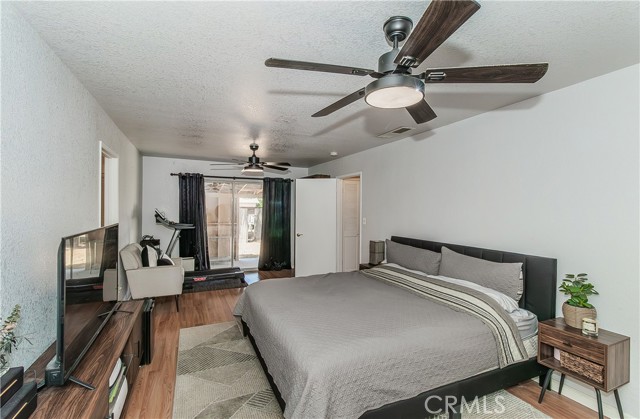 1492 W Sumner Avenue, Fresno CA: https://media.crmls.org/medias/363981df-f1fd-4eea-80b5-404f80c2bf67.jpg