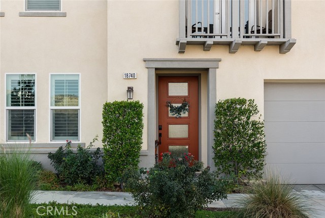 Detail Gallery Image 3 of 45 For 18740 Seville Way, Canyon Country,  CA 91387 - 2 Beds | 2/1 Baths