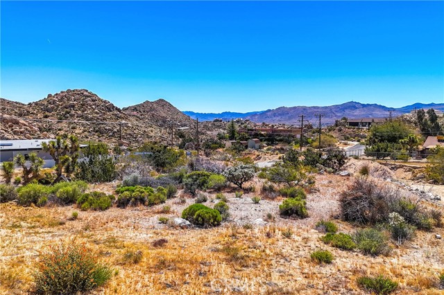 Detail Gallery Image 37 of 64 For 5816 Buena Suerte Rd, Yucca Valley,  CA 92284 - 3 Beds | 2 Baths
