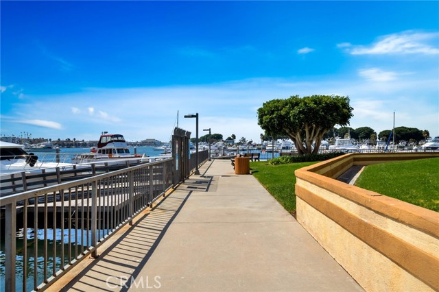 Detail Gallery Image 44 of 47 For 16291 Countess Dr #306,  Huntington Beach,  CA 92649 - 2 Beds | 2 Baths