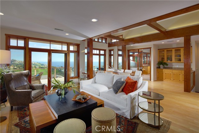 Detail Gallery Image 10 of 28 For 1570 Skyline Dr, Laguna Beach,  CA 92651 - 4 Beds | 2/1 Baths