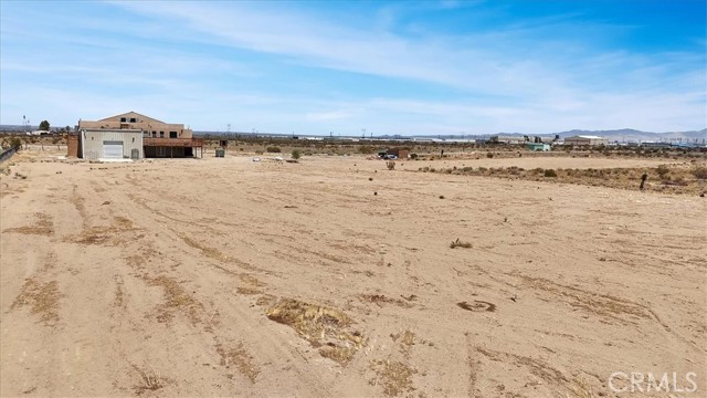 Detail Gallery Image 11 of 65 For 8920 Poppy Rd, Adelanto,  CA 92301 - 4 Beds | 3 Baths