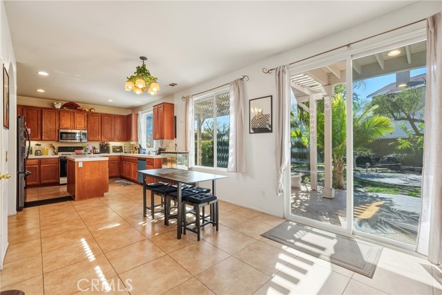 Detail Gallery Image 6 of 36 For 28853 Galaxy, Menifee,  CA 92586 - 5 Beds | 3 Baths