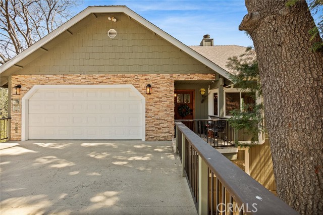 Detail Gallery Image 3 of 52 For 813 Brentwood, Lake Arrowhead,  CA 92352 - 4 Beds | 3/1 Baths
