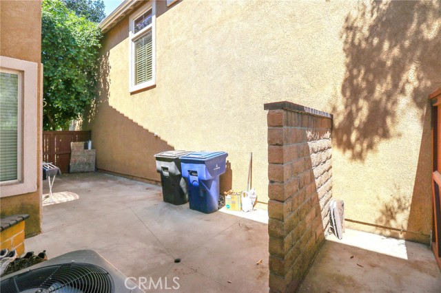 Detail Gallery Image 33 of 39 For 3738 Springmount St, Riverside,  CA 92501 - 3 Beds | 2/1 Baths
