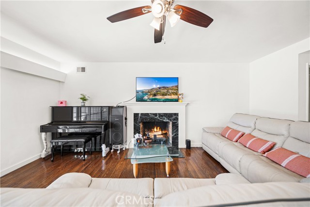 1025 S 2nd Avenue, Arcadia CA: https://media.crmls.org/medias/363b4ba6-99a3-4e19-8d98-95f208e2ce53.jpg