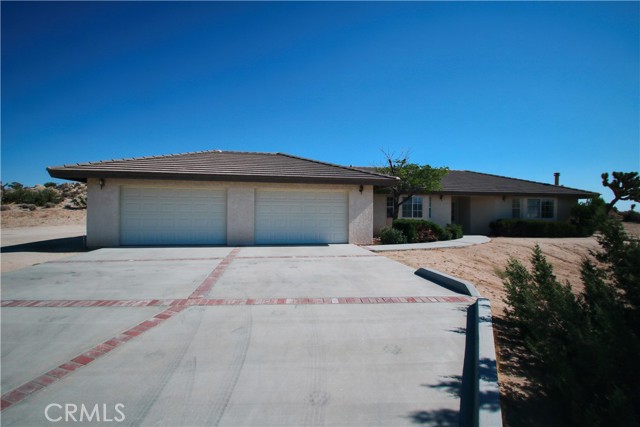 5601 Grand Avenue, Yucca Valley CA: https://media.crmls.org/medias/363b9125-1e72-4219-a33d-f09d1dadd5a7.jpg