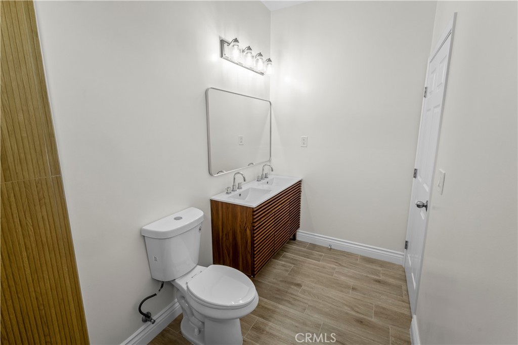 MLS #OC25259836 image #37