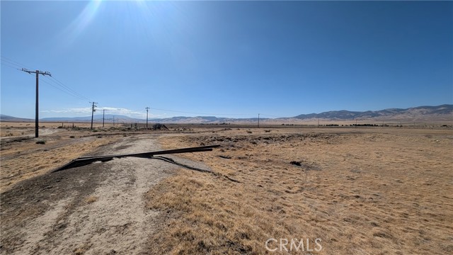 275 W Avenue B, Lancaster CA: https://media.crmls.org/medias/363bbe4b-cd16-49d0-9e73-b1e8149dcde0.jpg