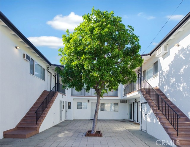 1425 W Stoneridge Court, Ontario CA: https://media.crmls.org/medias/363c12cf-708e-429e-a2b2-b0b86f0d6e24.jpg