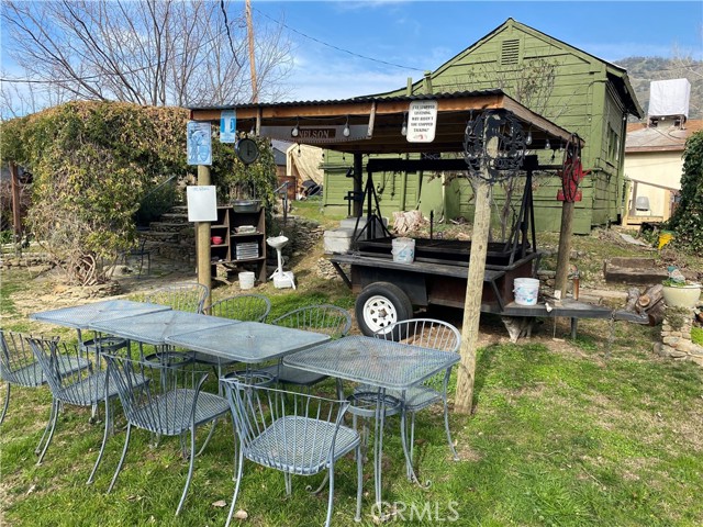6065 State Highway 49 N, Mariposa CA: https://media.crmls.org/medias/363c45fc-4ce8-46fa-b27e-c657e4089de8.jpg
