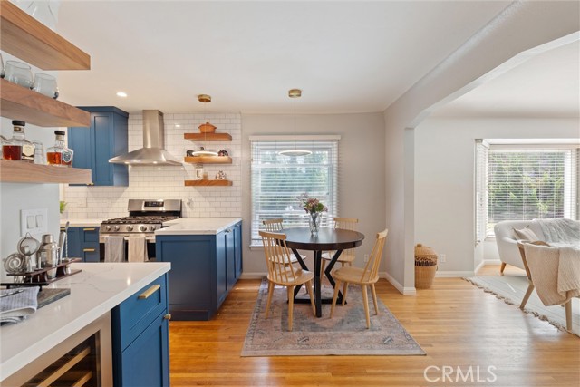 Detail Gallery Image 5 of 23 For 235 Termino Ave #1,  Long Beach,  CA 90803 - 2 Beds | 1 Baths