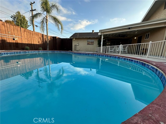 Detail Gallery Image 30 of 33 For 3623 Redlands, Bakersfield,  CA 93306 - 3 Beds | 2 Baths