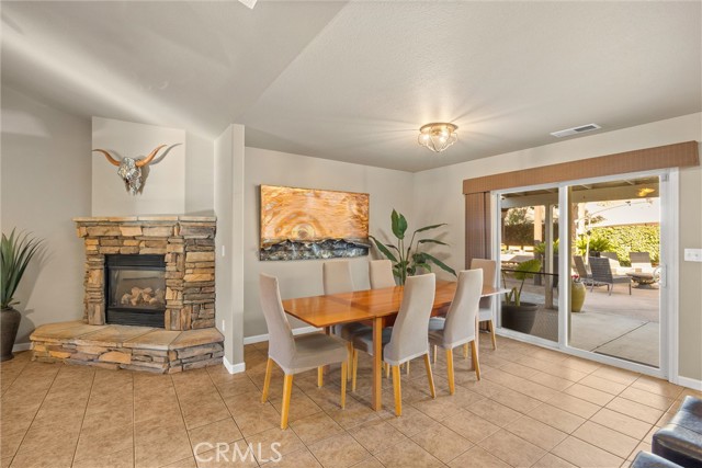 Detail Gallery Image 4 of 58 For 217 Zion Canyon Ct, Chico,  CA 95973 - 4 Beds | 3 Baths