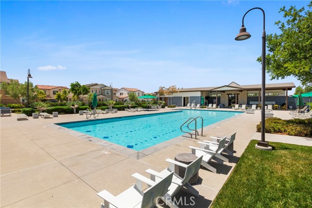 2777 E Bordeaux Drive, Ontario CA: https://media.crmls.org/medias/363cf668-d78c-4792-82e3-43440dc9116b.jpg