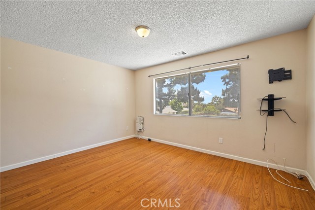 1115 W Francis Street, Ontario CA: https://media.crmls.org/medias/363e1d7e-ca29-4c56-a6c1-6b945f21551f.jpg